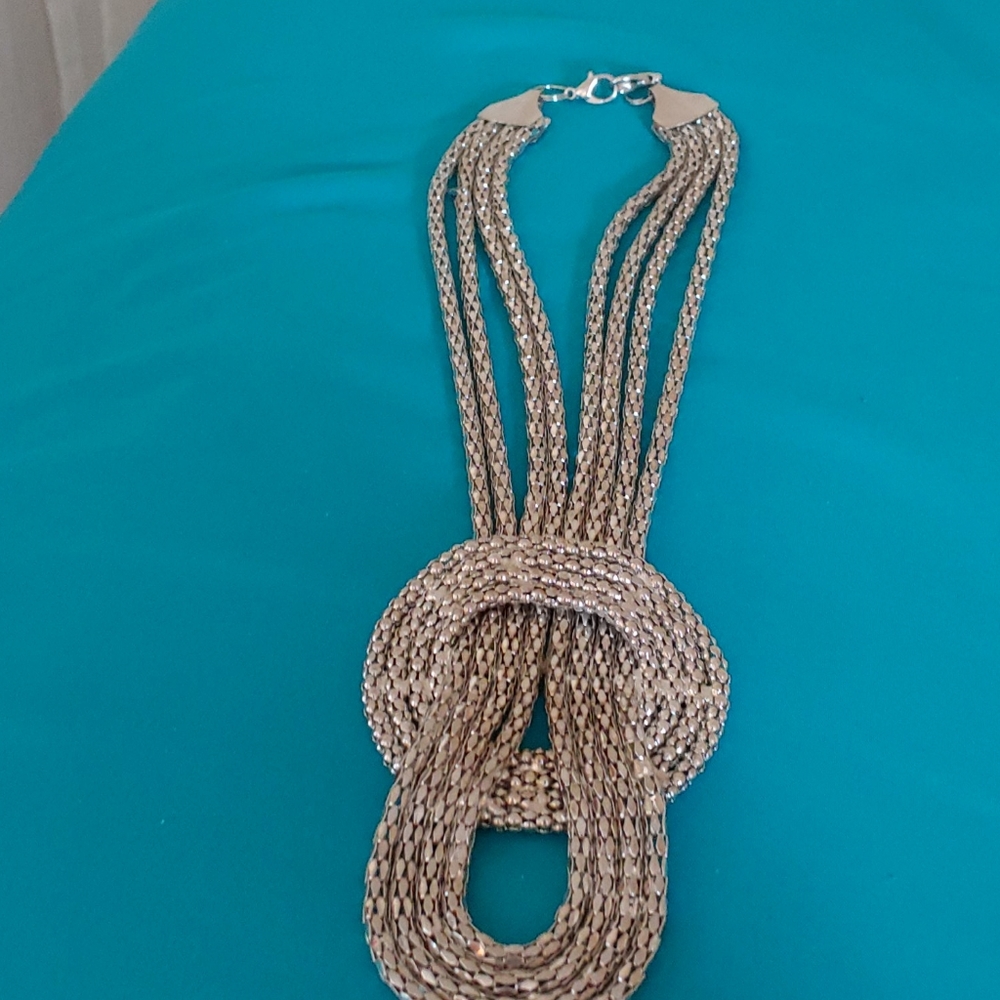 Silver Necklace.  New. SALE $14 - Picture 3 of 3